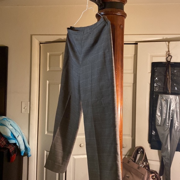 2piece pant suit like a grey tweed lined big buttons wide collar - Picture 6 of 8